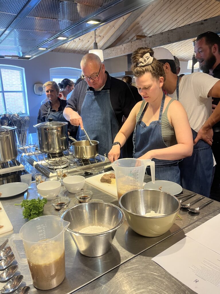 Maak je eigen Meesterwerk: Kroketten Workshops bij Frituur Van Gogh! ✱ De smaak van Amersfoort Frituur Van Gogh | Amersfoort ✱ Maak je eigen Meesterwerk: Kroketten Workshops bij Frituur Van Gogh! maak je eigen meesterwerk: kroketten workshops bij frituur van gogh!