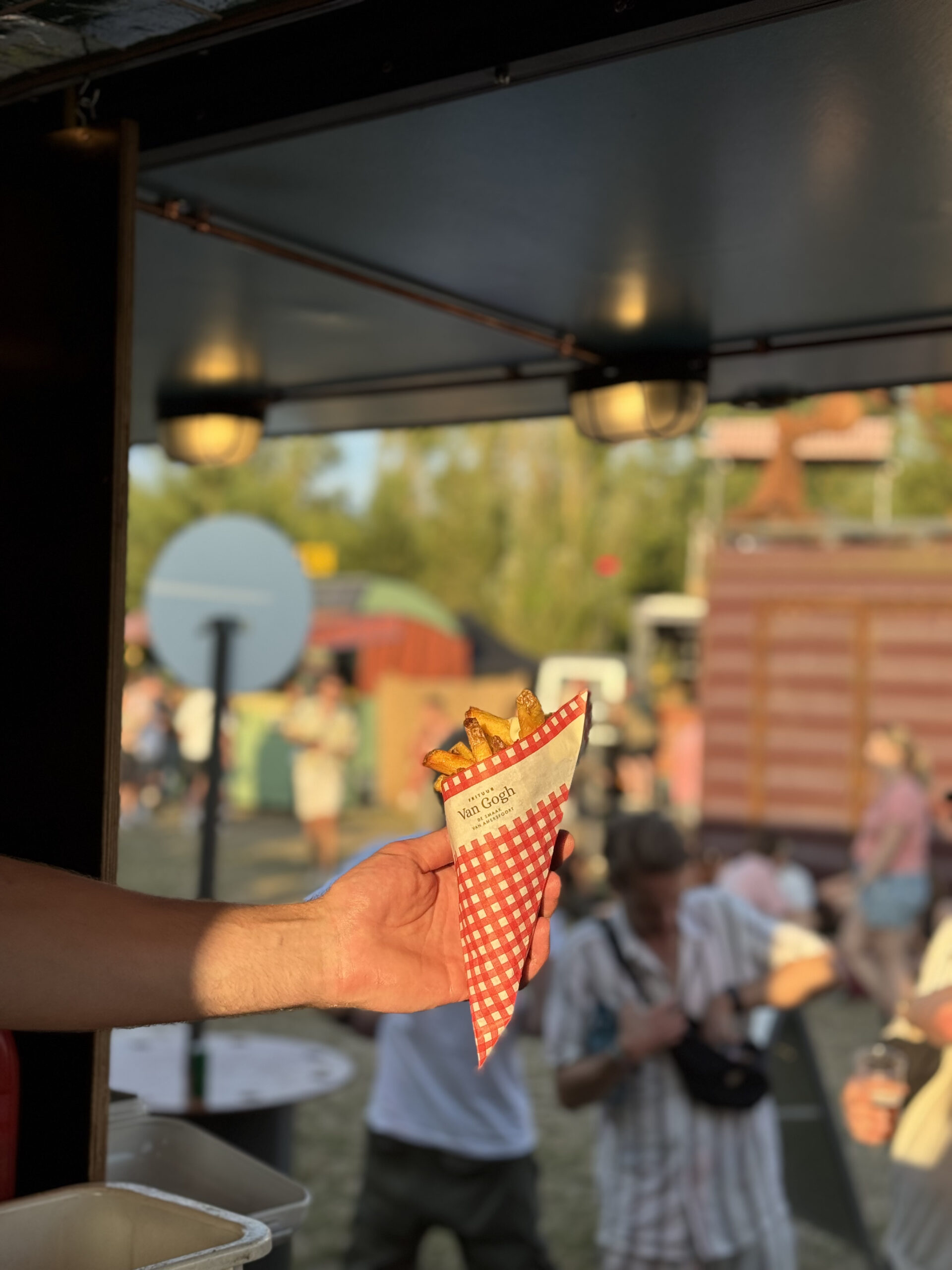puntzak friet patat vanuit foodtruck festival